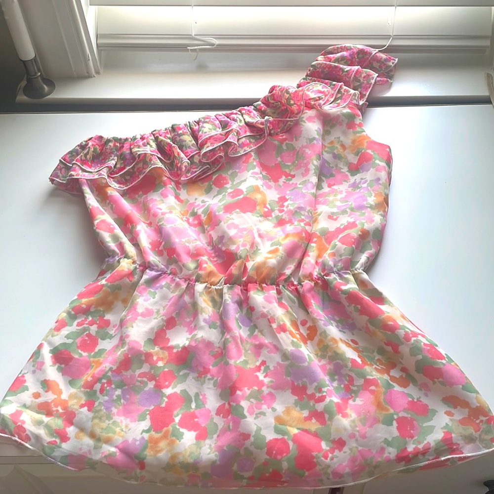 Gianni Bini one shoulder floral blouse